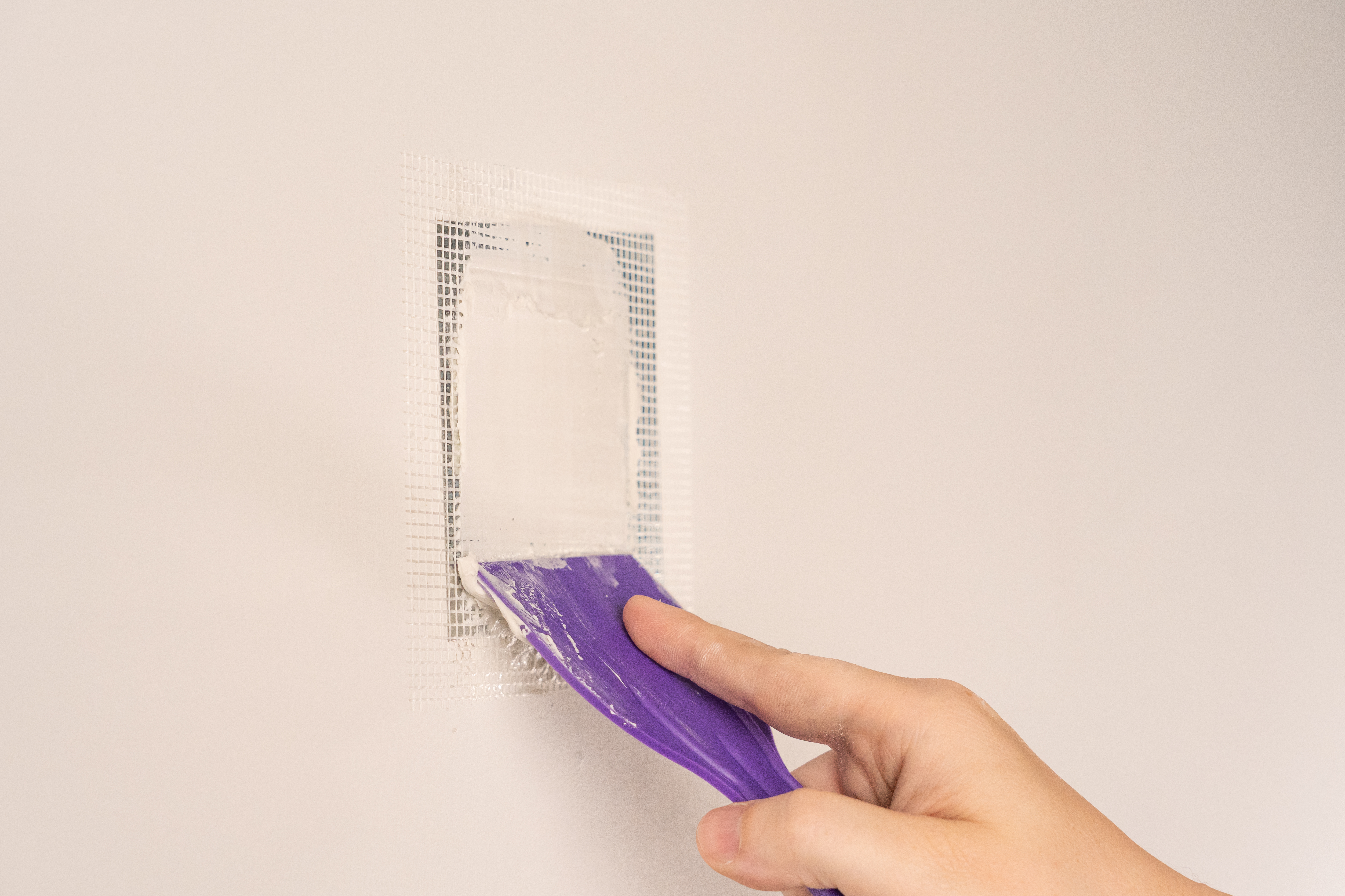 4" Plastic Drywall Knife