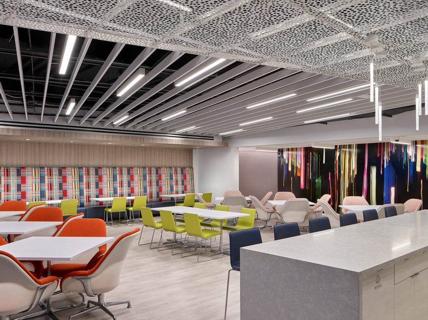 USG Ceilings Plus® Barz®, Illusions® & Parti™ | Parti ™, Finish: Blanco Mat®, Architect: HOK, Photo: ©Jeffery Totaro