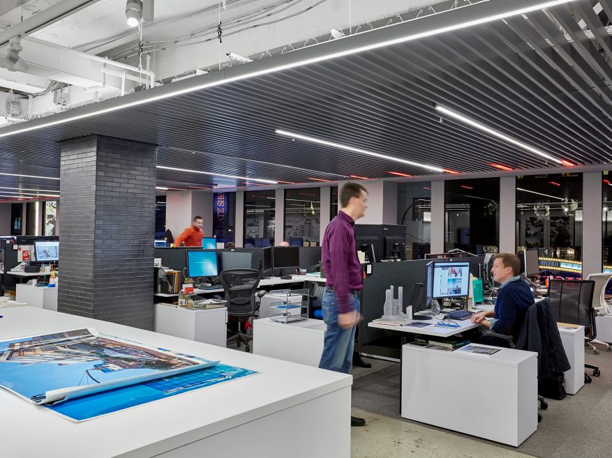 USG Ceilings Plus® Design Solutions-Barz® &#124; B103004 - 71% Open, Finish: Custom Finish &#124; Architect: Gensler, Photo: Courtesy of Gensler