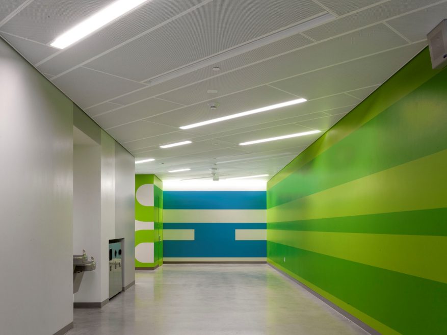 USG Ceilings Plus® Design Solutions-Illusions® | Finish: Blanco Mat®, Architect: Gensler, Photo: ©Valdimir Paperny