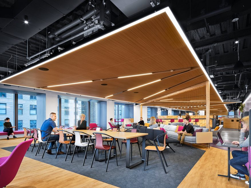 USG Ceilings Plus® Illusions® | Finish: Sarante® Natural Ovang, Architect: Gensler, Photo: ©Robert Deitchler