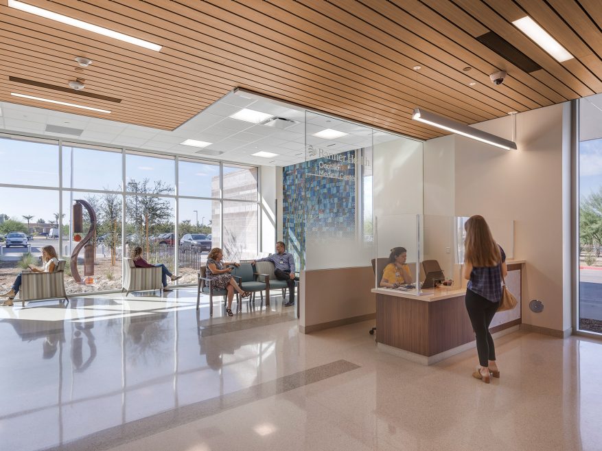 USG Ceilings Plus® Planx™ | Finish: Sarante® Natural Ovang, Architect: Smith Group, Photo: ©2020 Kevin C Korczyk