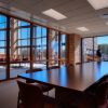 /content/dam/USG_Marketing_Communications/united_states/imagery/USG_owned/project-profile-frost-basic-uline-conference-room.jpg